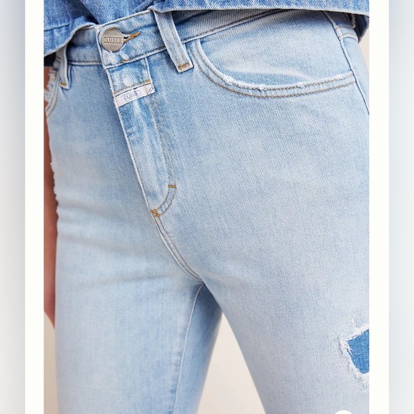 Closed Baker High-Rise
Distressed Slim Jeans sz 28 - Picture 5 of 13